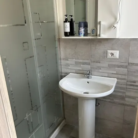 Cozy Studio Apartment In Ripamonti * Milaan